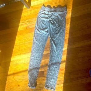 Gray leggings with scrunched butt